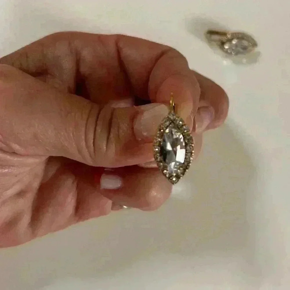 BNIB Stella and Dot Duchess Studs - Picture 2 of 11